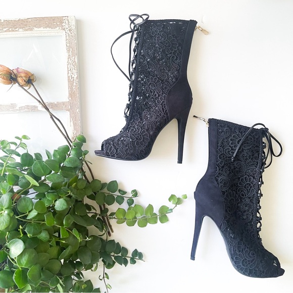 NEW Bebe Black Lace Shaft Lace Up Boots / Heels - Picture 4 of 11